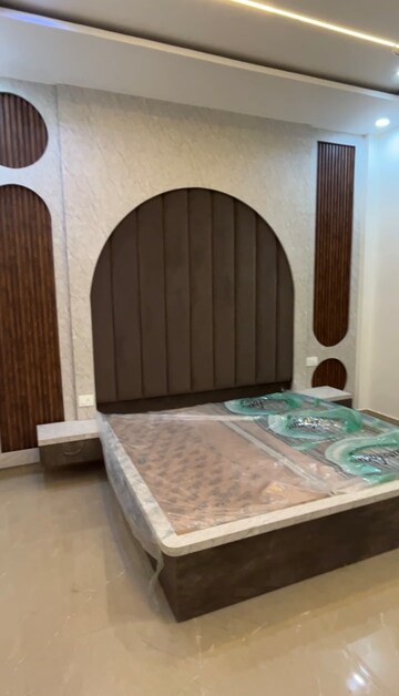 Room in 4 BHK Villa at Jagrati Vihar – for Sale