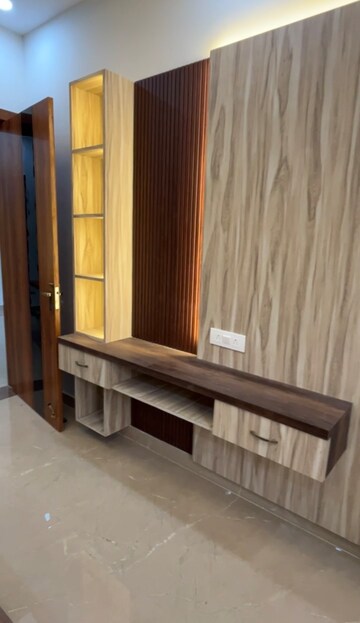 Furnished Amenities in 4 BHK Villa at Jagrati Vihar – for Sale