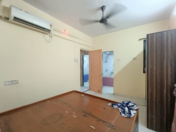 Room in 2 BHK Apartment at Seawoods – for Rent