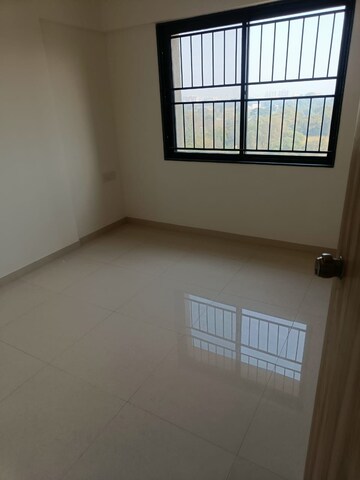 Room in 2 BHK Apartment at Kohinoor Sapphire 2, Tathawade – for Rent