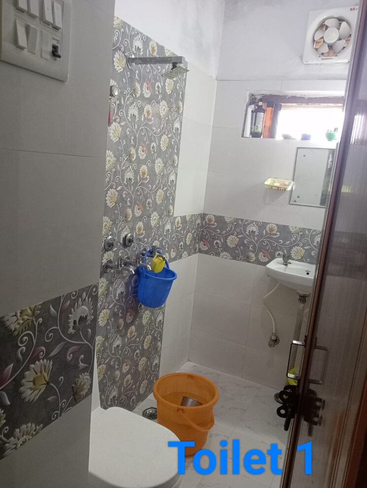 Bathroom, kalkaji 2 Bedroom 875 Sq.Ft. Apartment In Kalkaji Delhi 8043262