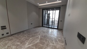 Room in 4 BHK Apartment at Safdarjang Enclave – for Sale
