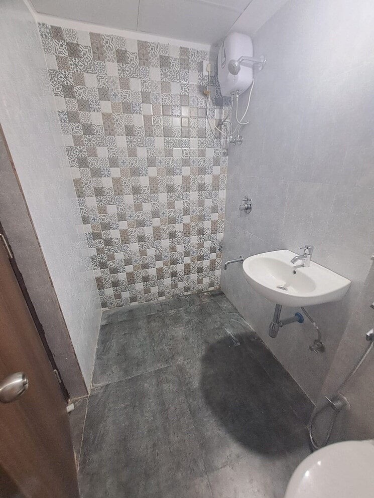 Bathroom, lodha-palava-downtown 2 Bedroom 717 Sq.Ft. Apartment In Dombivli East Thane 8043343