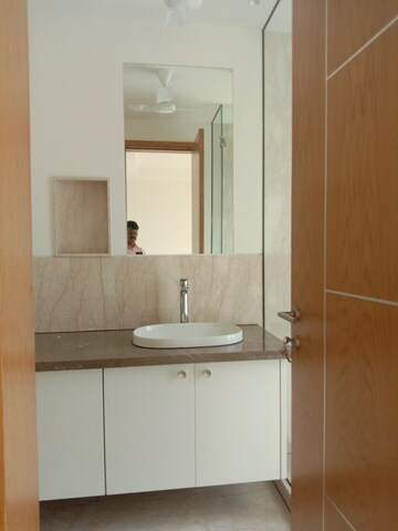 Bathroom in 4 BHK Apartment at Safdarjung Development Area – for Sale