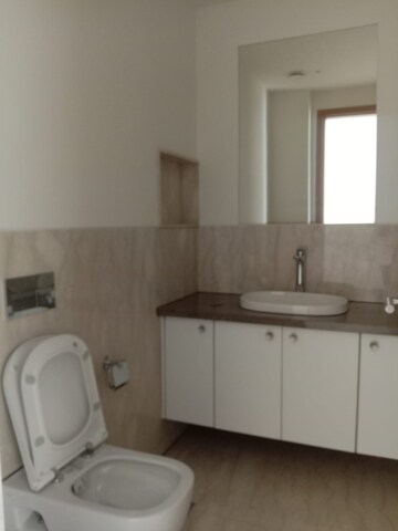 Bathroom in 4 BHK Apartment at Safdarjung Development Area – for Sale