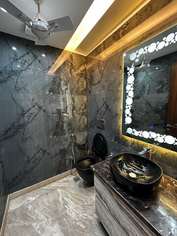 Attached Bathroom in 3 BHK Apartment at Lajpat Nagar 4 – for Rent