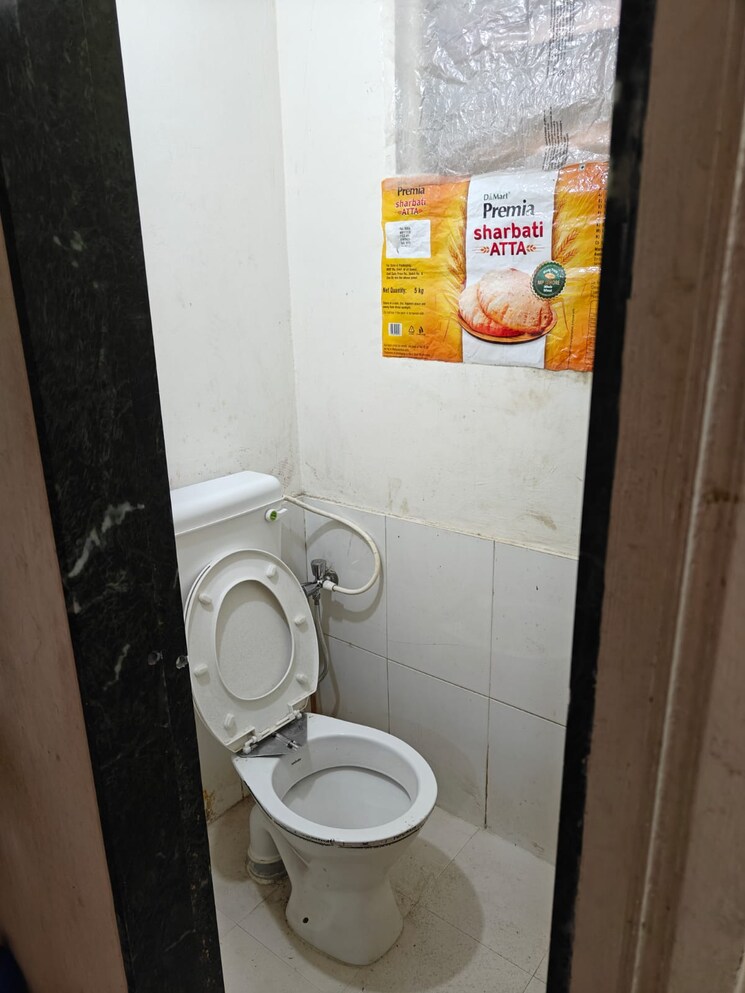 Bathroom, karve nagar 1 Bedroom 530 Sq.Ft. Apartment In Karve Nagar Pune 8043367