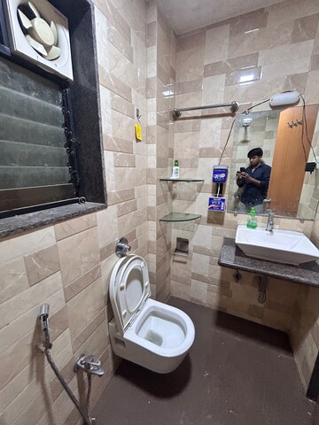 Team Area in 2 BHK Apartment at Suncity Complex, Powai – for Sale