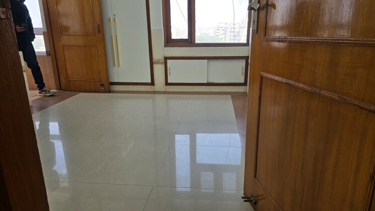 Room, sector 6 dwarka 3 Bedroom 1600 Sq.Ft. Apartment In Sector 6, Dwarka Delhi 8043427