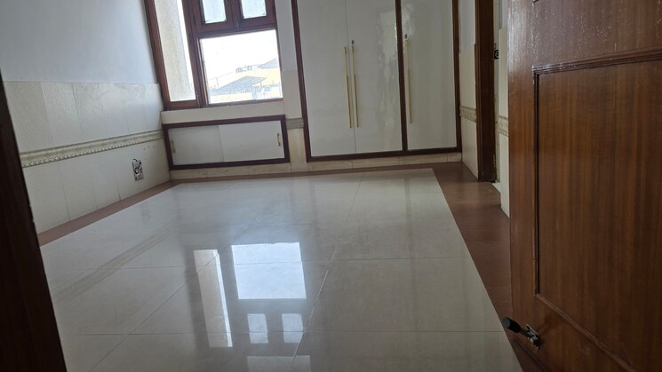 Room, sector 6 dwarka 3 Bedroom 1600 Sq.Ft. Apartment In Sector 6, Dwarka Delhi 8043427