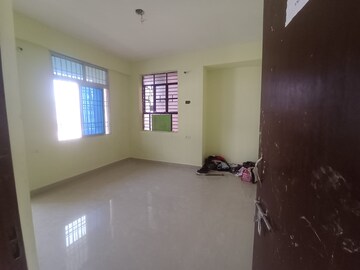 Room in 2 BHK Builder Floor at Kadamkuan – for Rent