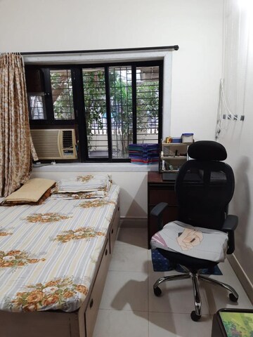 Master Bedroom in 4 BHK Apartment at Panchpakhadi Jewel, Panch Pakhadi – for Sale