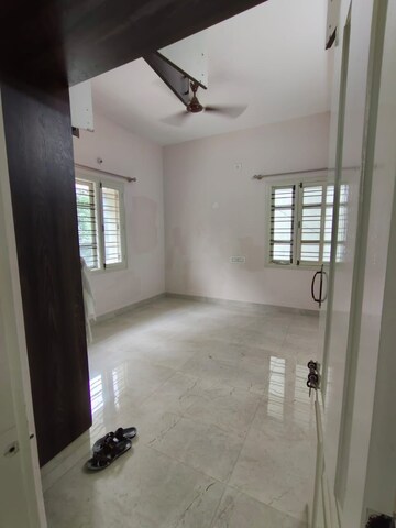 Room in 1 BHK Builder Floor at Hsr Layout – for Rent