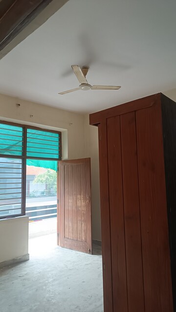 Bedroom in 6+ BHK Independent House at RWA Apartments Sector 47, Sector 47 – for Sale