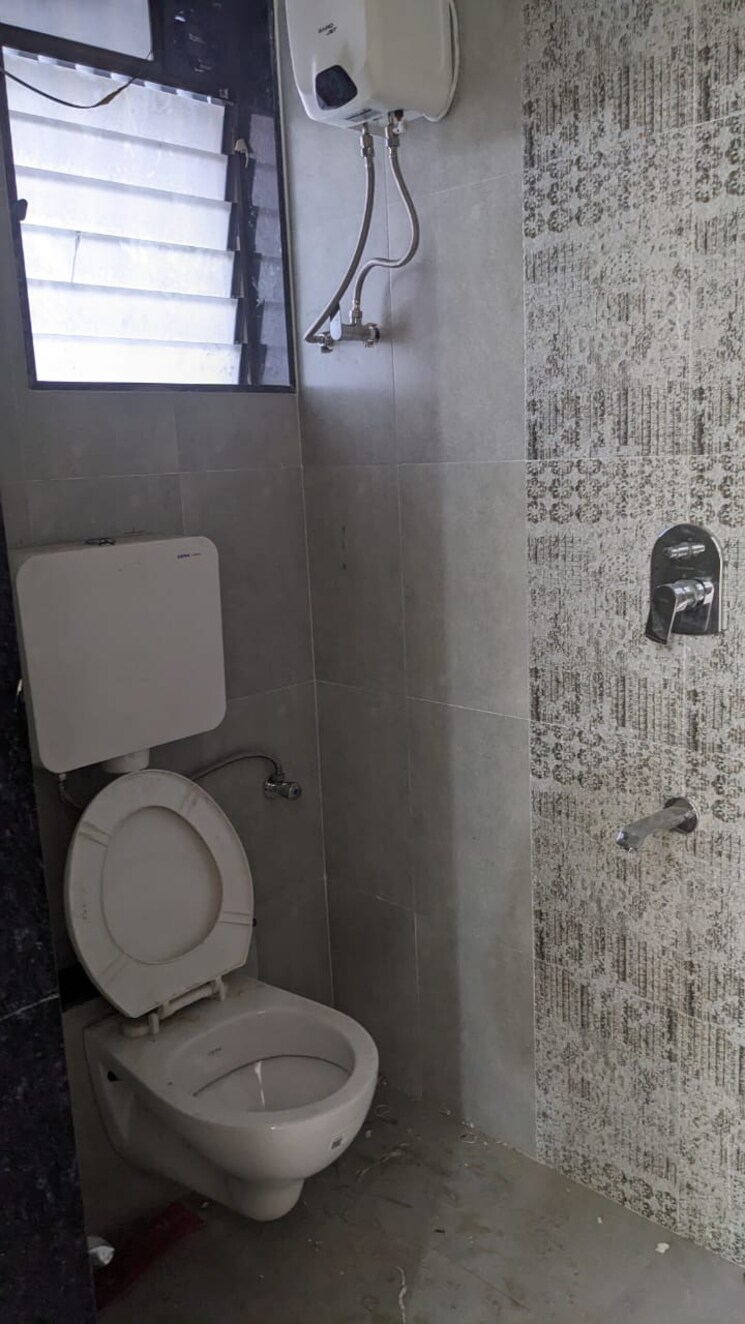 Bathroom, k-m-horizon-palms-2 2 Bedroom 504 Sq.Ft. Apartment In Owale Thane 8043498