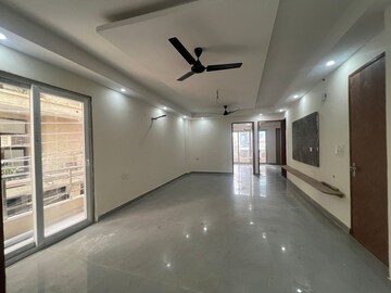 Room in 3 BHK Builder Floor at Sector 15 ii – for Rent