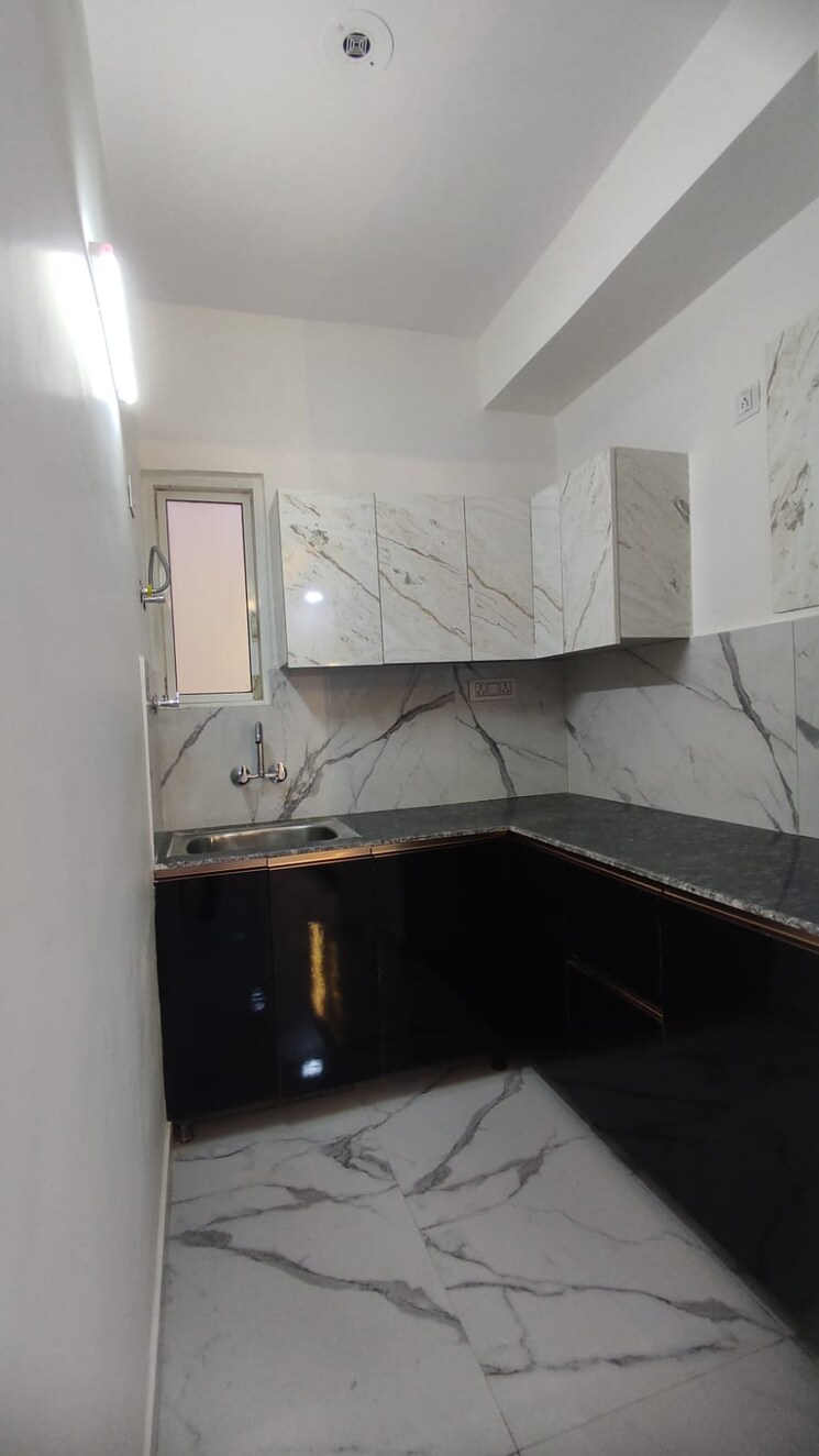 Kitchen, sector 73 2 Bedroom 1050 Sq.Ft. Builder Floor In Sector 73 Noida 8043520