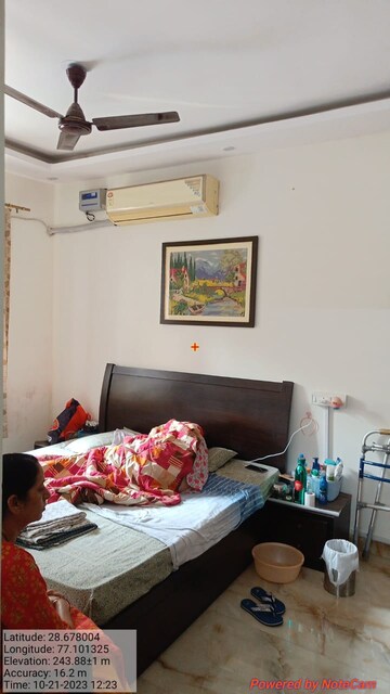 Bedroom in 1.5 BHK Apartment at Paschim Vihar – for Rent