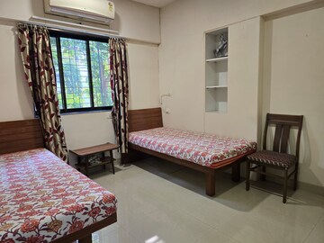 Bedroom in 2 BHK Apartment at Andheri West – for Rent