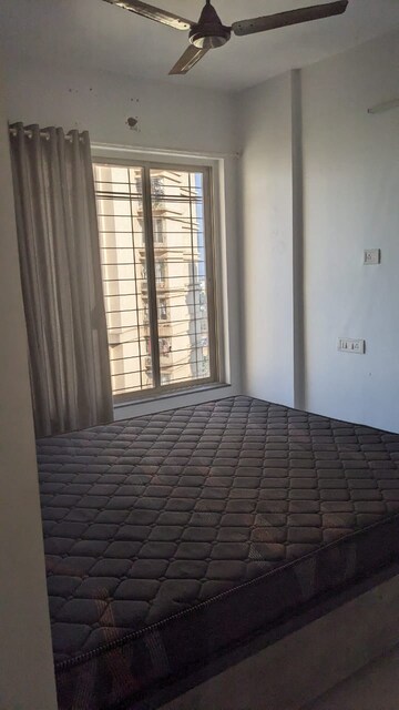 Room in 1 BHK Apartment at K M Horizon Palms 2, Owale – for Rent