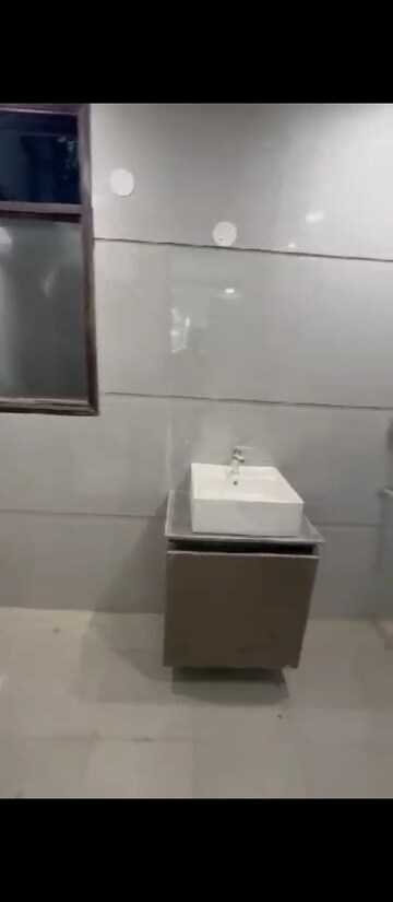 Furnished Amenities in 3 BHK Builder Floor at Mehrauli – for Sale