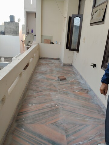 Room in 2 BHK Builder Floor at Sector 46 – for Rent