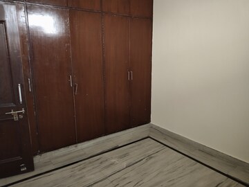 Room in 2 BHK Builder Floor at Sector 46 – for Rent