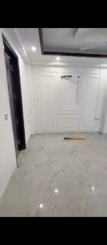 Building Lobby in 3 BHK Builder Floor at Mehrauli – for Sale