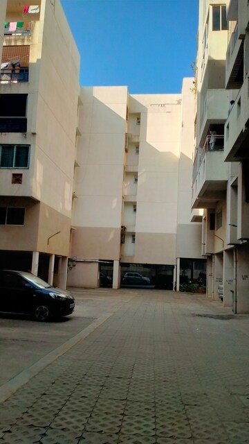 Bathroom in 3 BHK Apartment at Vaishnavi Rathnam, Peenya – for Rent