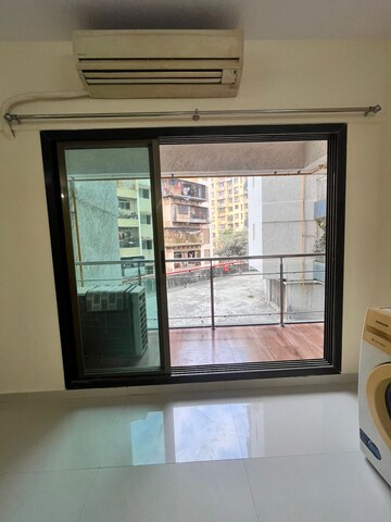 Bedroom in 2 BHK Apartment at Andheri West – for Rent