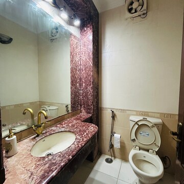 Bathroom in 3 BHK Builder Floor at Ansal Plaza Sector-23, Carterpuri – for Rent