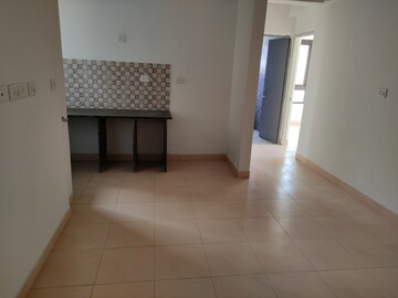 Room in 2 BHK Apartment at Bengal Peerless Avidipta, Em Bypass – for Sale