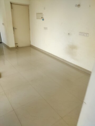Room in 2 BHK Apartment at Jaypee Greens Aman, Sector 151 – for Rent