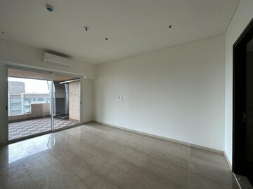 Room in 3 BHK Apartment at Lokhandwala Minerva Mahalaxmi, Mahalaxmi – for Sale