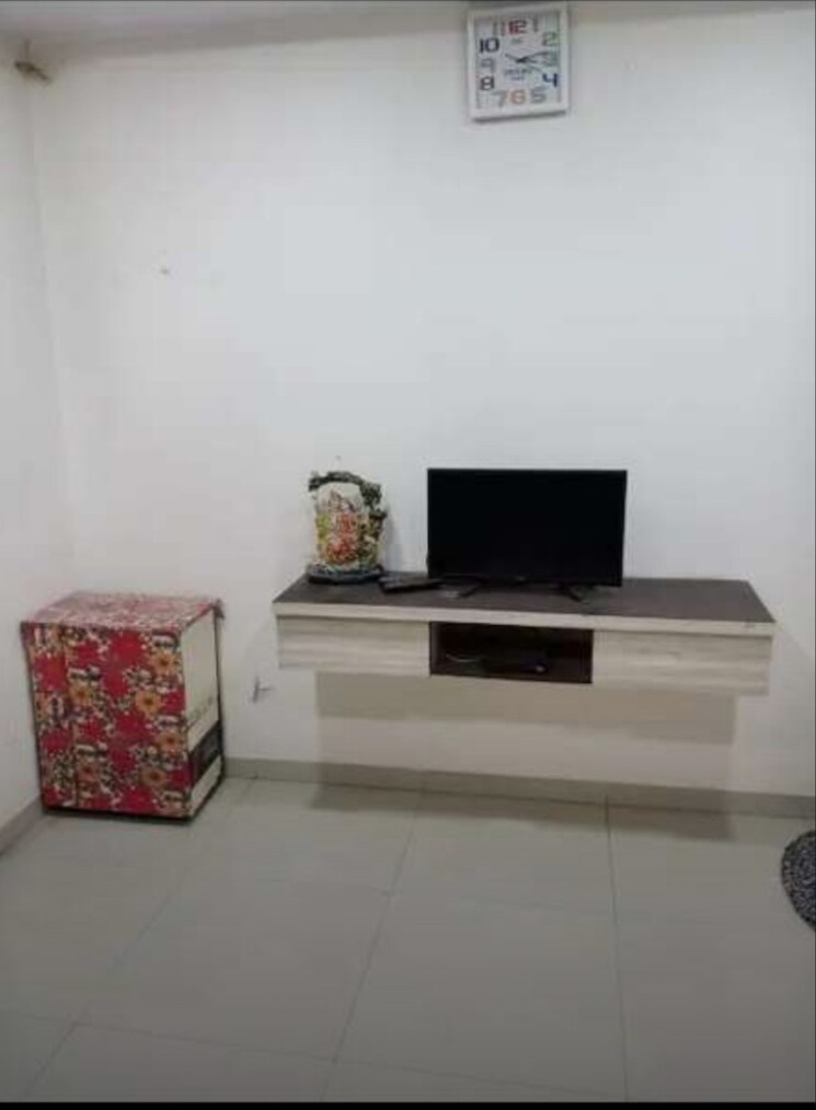 Room, adajan 2 Bedroom 970 Sq.Ft. Apartment In Adajan Surat 8043624