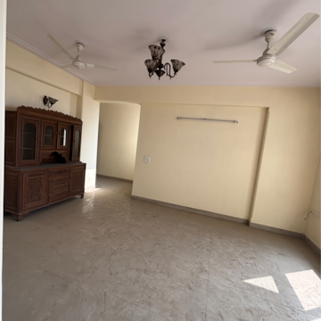 Room in 3 BHK Apartment at Jm Park Sapphire, Ramprastha Greens – for Rent