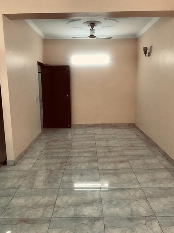 Room in 3 BHK Apartment at Amrapali Silicon City, Sector 76 – for Sale