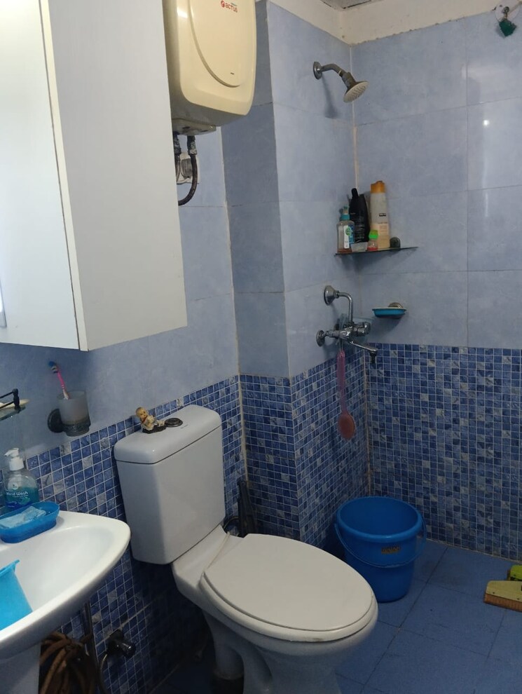 Bathroom, aims-golf-city 2 Bedroom 950 Sq.Ft. Apartment In Sector 75 Noida 8043664