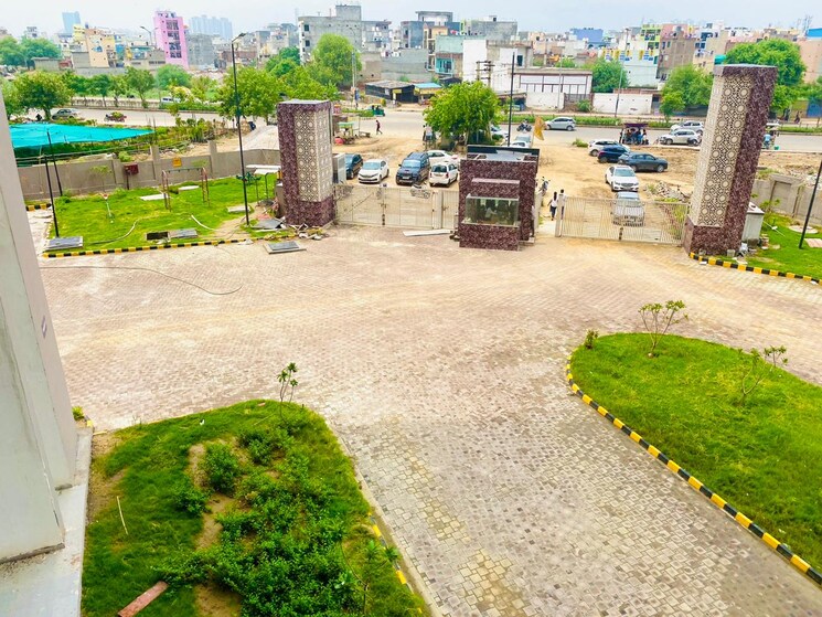 Garden, cosmos-express-99 3 Bedroom 1550 Sq.Ft. Apartment In Sector 99 Gurgaon 8043692