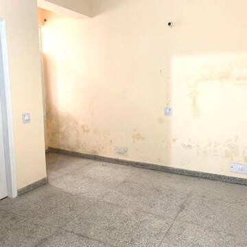 Room in 3 BHK Independent House at Palam Vyapar Kendra, Palam Vihar – for Rent