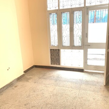 Room in 3 BHK Independent House at Palam Vyapar Kendra, Palam Vihar – for Rent