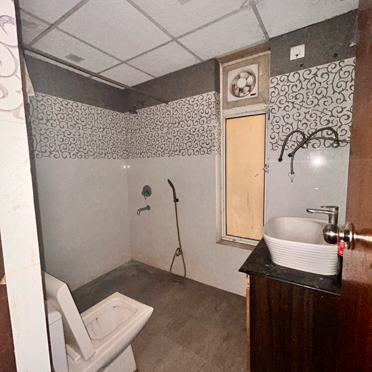 Bathroom, supertech-ecociti 4 Bedroom 2275 Sq.Ft. Apartment In Sector 137 Noida 8043731