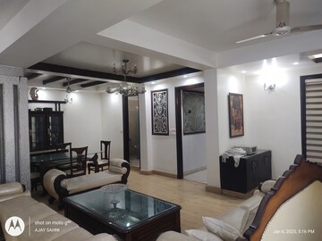 Master Bedroom in 2 BHK Builder Floor at Mehrauli – for Rent