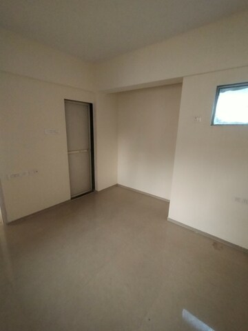 Room in 1.5 BHK Apartment at Laxmi Avenue D Global City Ph-1, Virar West – for Sale