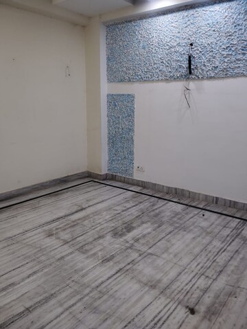 Room in 2 BHK Apartment at Apex Athena, Sector 75 – for Sale