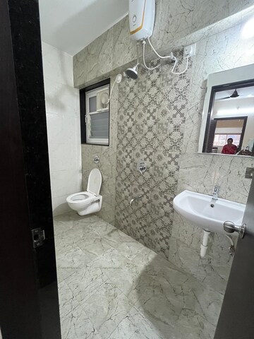 Bathroom in 3 BHK Apartment at Vyas Ranjeet Heights, Rambaug Colony – for Rent