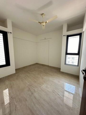 Room in 2 BHK Apartment at Arvind Elan, Kothrud – for Rent