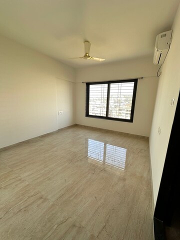 Room in 2 BHK Apartment at Arvind Elan, Kothrud – for Rent