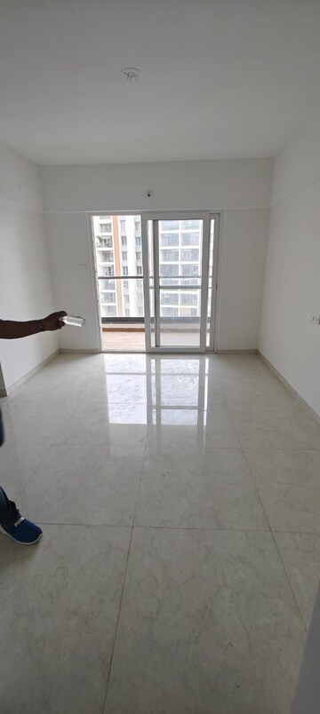 Room in 3 BHK Apartment at Majestique Towers East Wing B, Kharadi – for Rent
