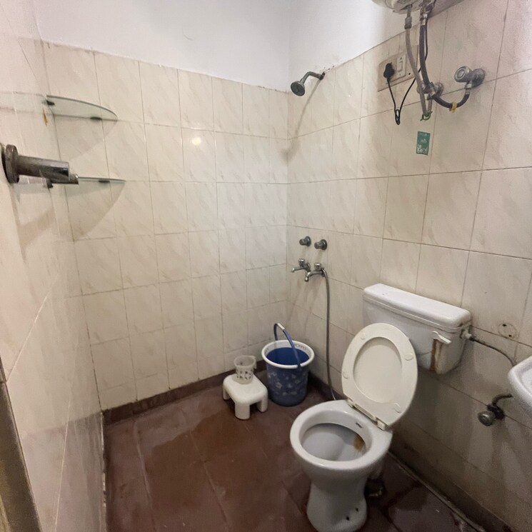 Bathroom, khirki extension 1 Bedroom 445 Sq.Ft. Builder Floor In Khirki Extension Delhi 8043905